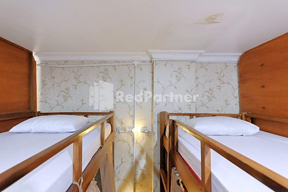 Shooting Star Hostel Kuta RedPartner (Mixed Dormitory)