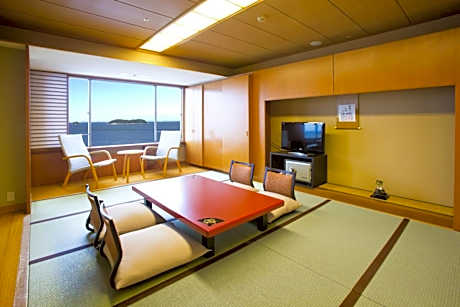 Japanese-Style Room
