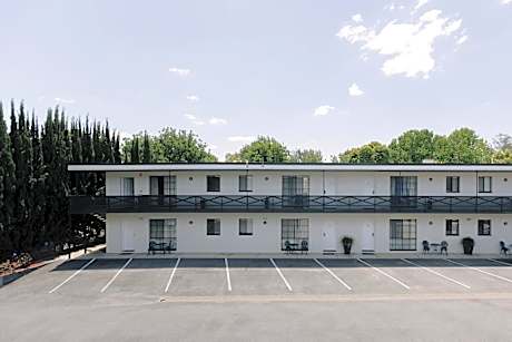 Centralpoint Motel