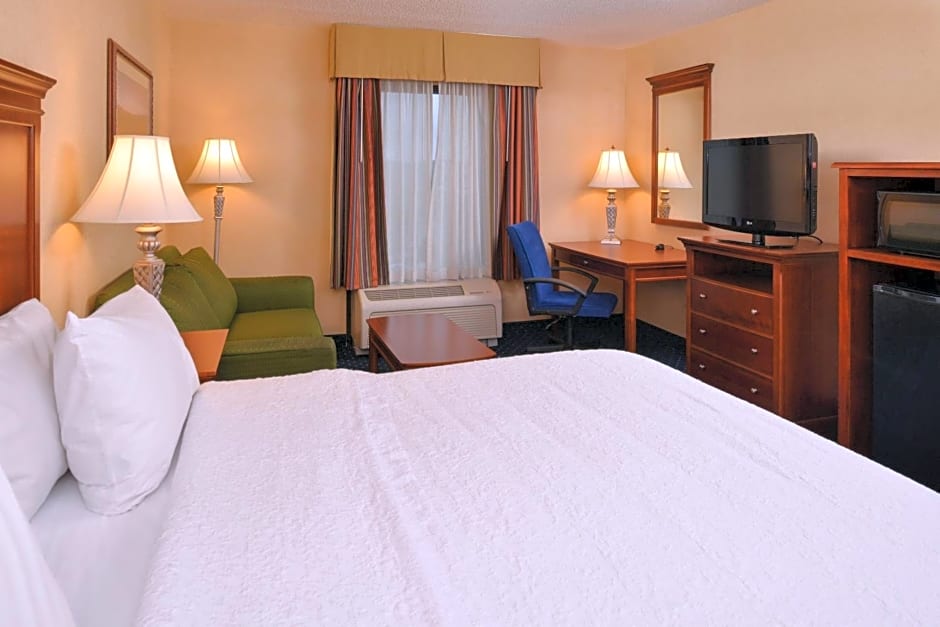 Hampton Inn and Suites Fredericksburg South