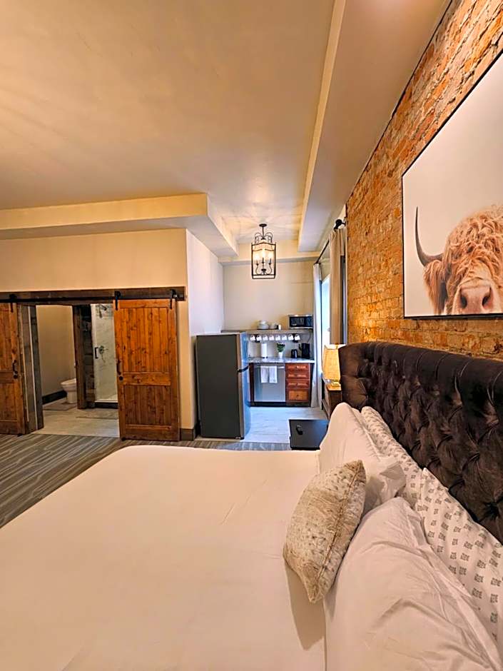 Eaglescape Suites and Event Center