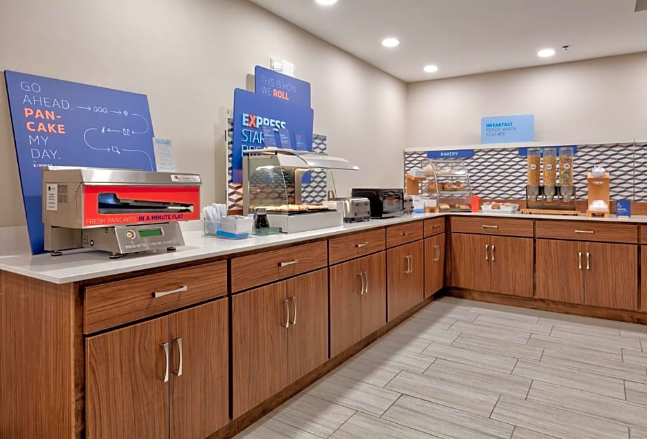 Holiday Inn Express Hotel & Suites Shakopee By IHG