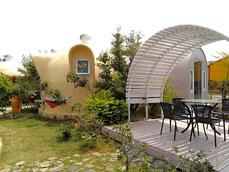 HI-BI Outer Space House BnB