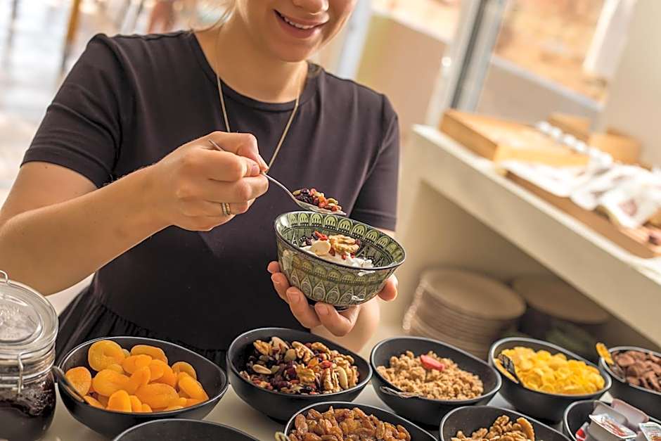 Atma Beach Rooms & Suites