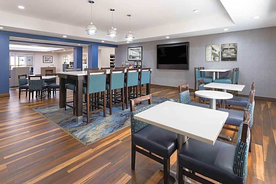 La Quinta Inn & Suites by Wyndham Newnan