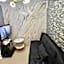 UNO'S Place with Karaoke,Wifi,Netflix and Balcony