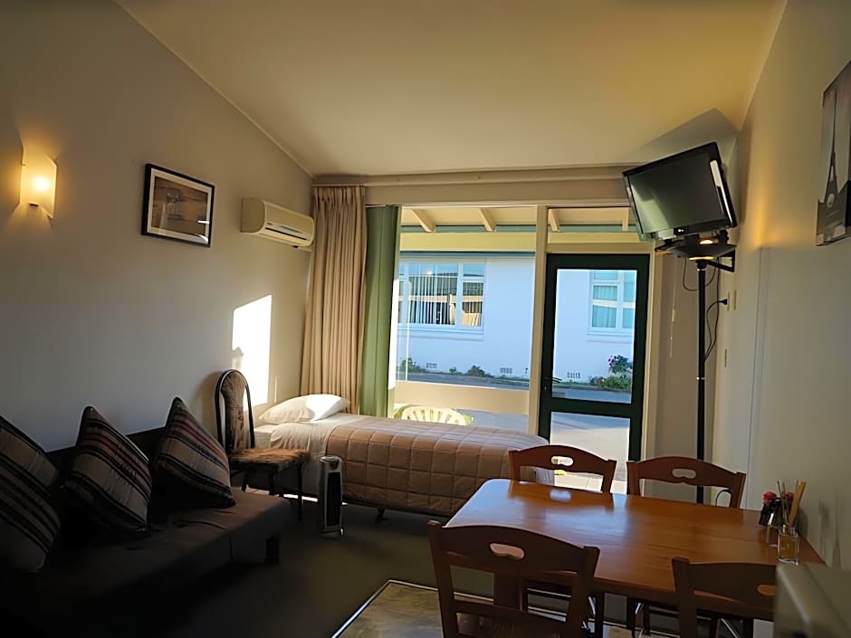 Tui Lodge Motel