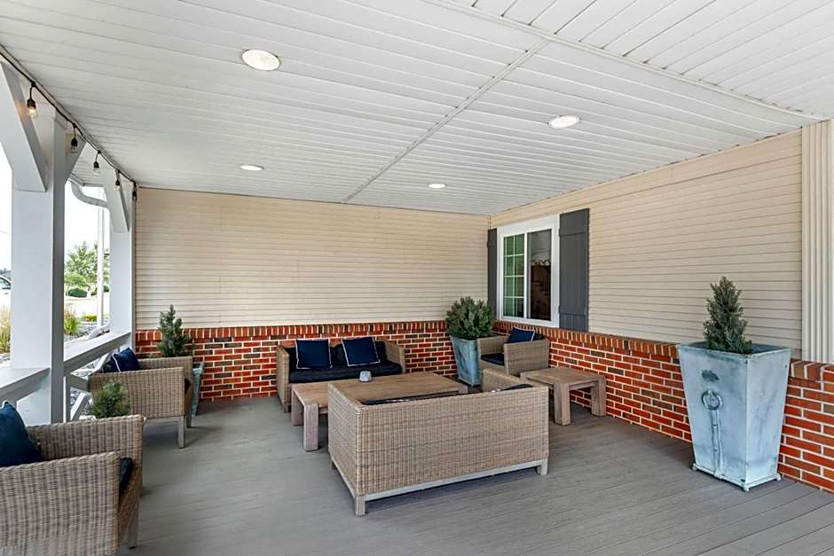 Best Western Plus University Park Inn & Suites