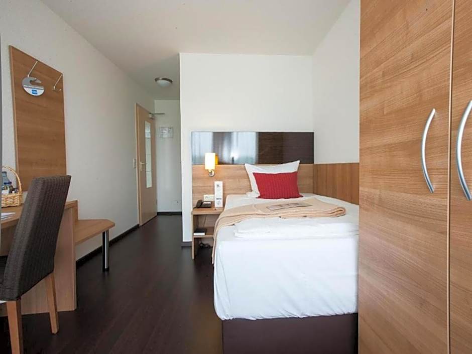 Stuttgart Großbettlingen Hotel by Belvilla