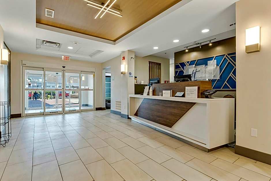 Holiday Inn Express Hotel & Suites Starkville By IHG