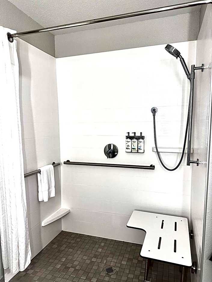 Holiday Inn Express Hotel & Suites Hinesville By IHG