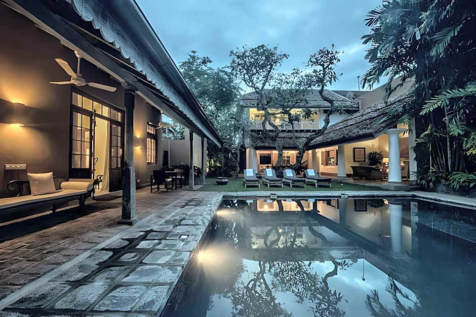 Taru Villas Rampart Street 