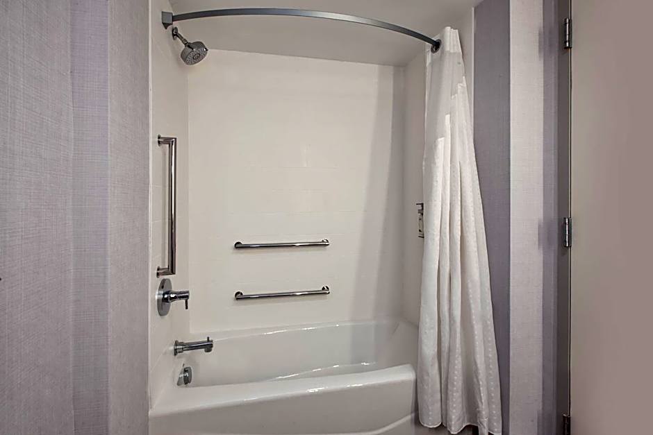 Holiday Inn Express & Suites VA Beach Oceanfront by IHG
