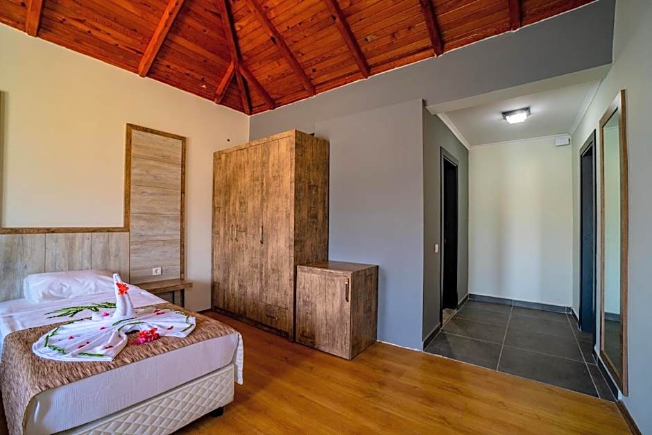 SENZA GARDEN HOLIDAY CLUB