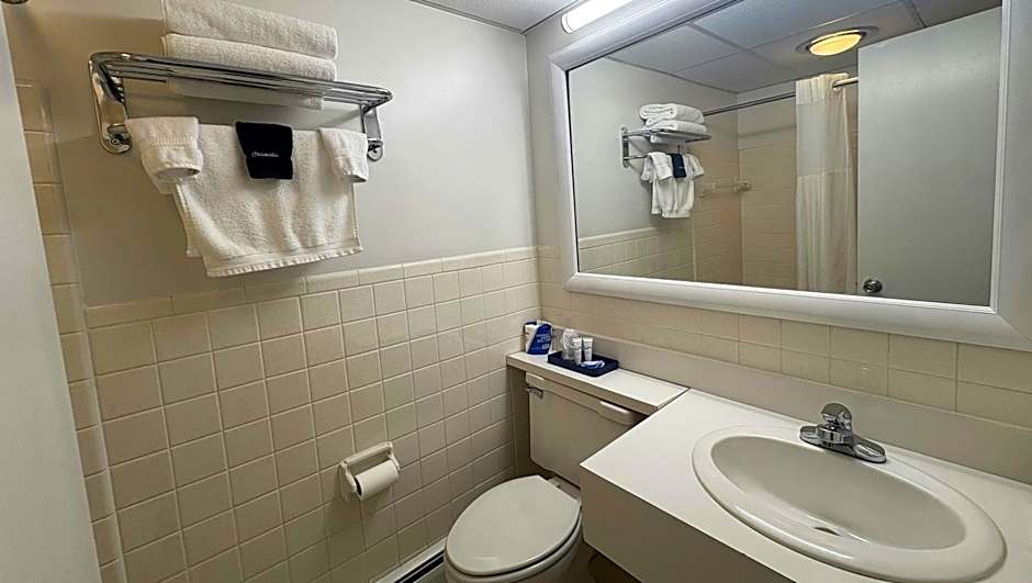 Magnuson Grand Pioneer & Suites
