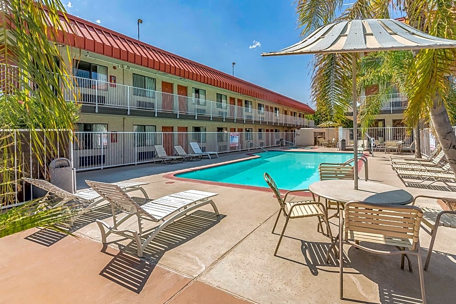 Motel 6-Fresno, CA - Yosemite Hwy