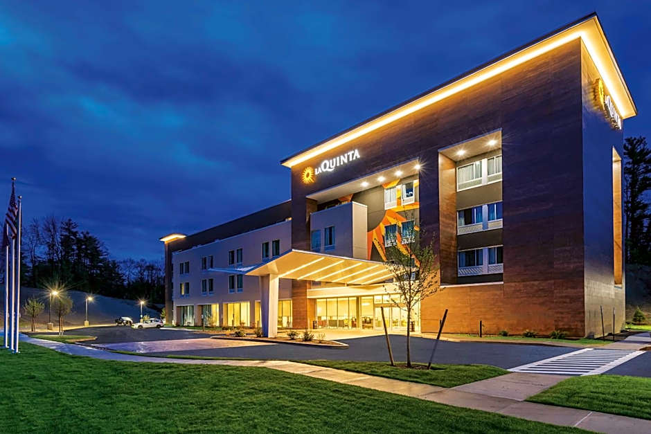 La Quinta Inn & Suites by Wyndham Clifton Park