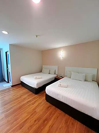 Deluxe Queen Room with Two Queen Beds