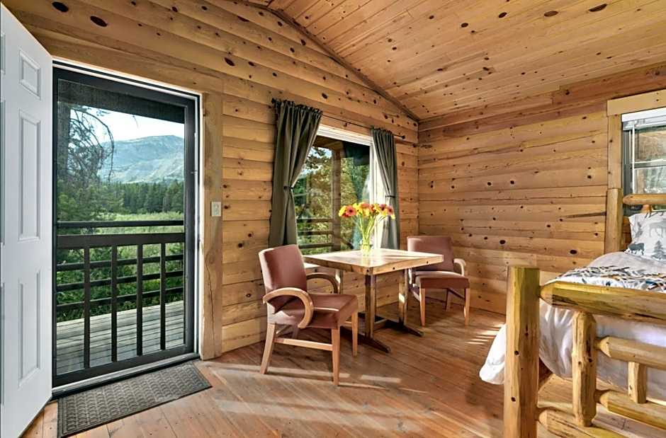 Summit Mountain Lodge and Steakhouse