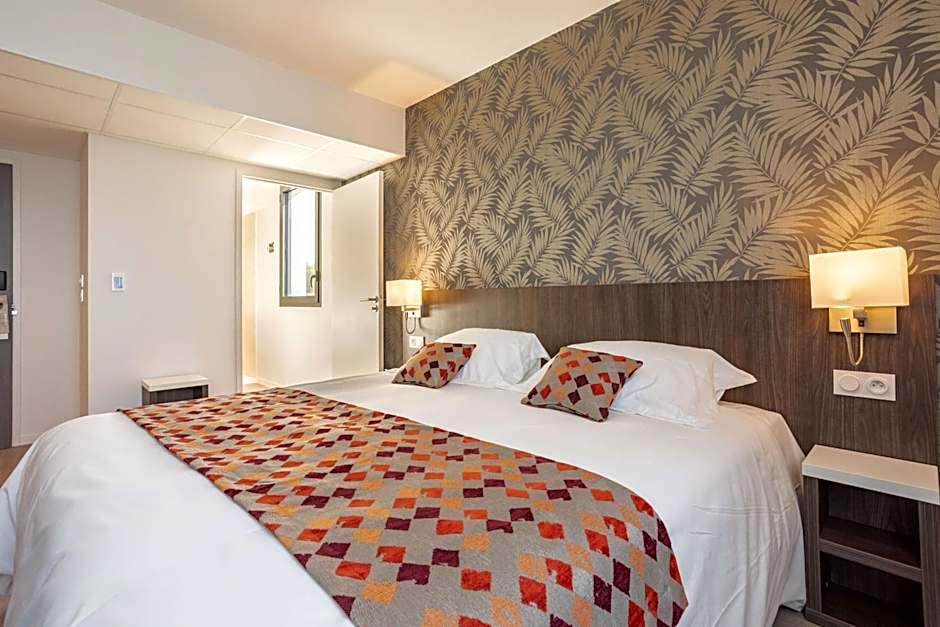 Brit Hotel Ploermel - Hotel de l'Hippodrome