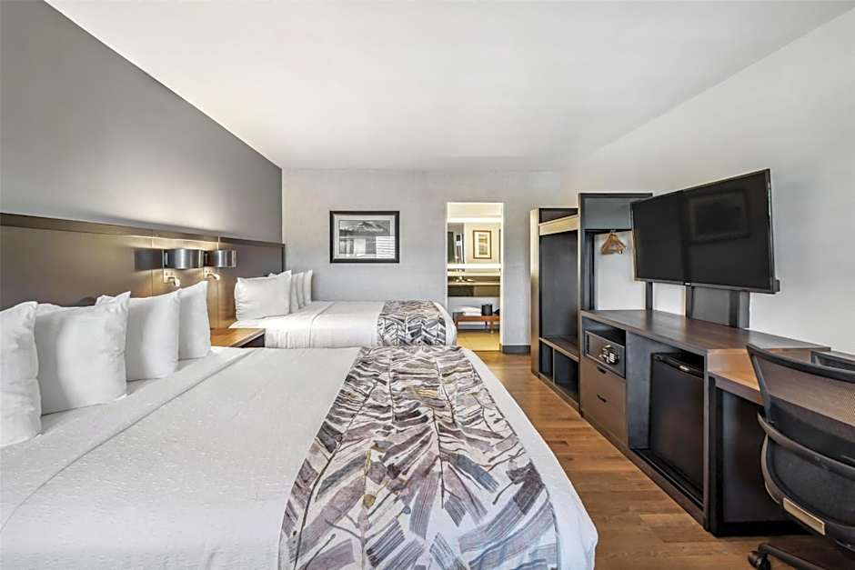 Best Western Plus Hilltop Inn