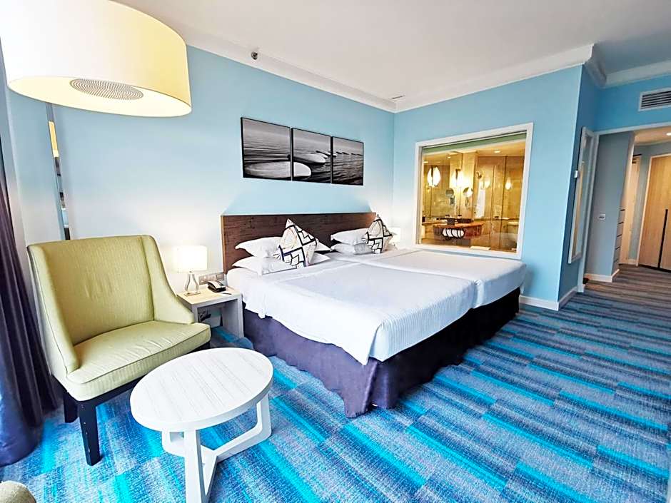 Photo 1 of 3 of Deluxe 2 Beds, Sea View