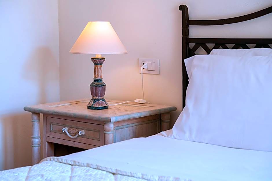 Hotel Monti Di Mola