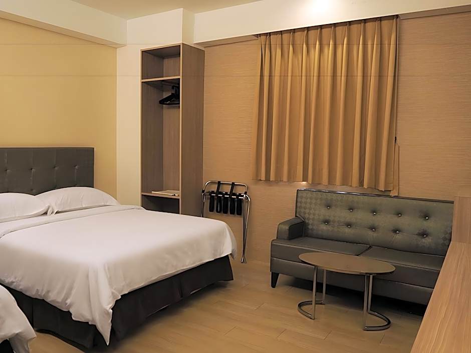 The Riverside Hotel Hengchun