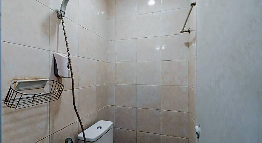 Urbanview Hotel Minongga Pondok Labu by RedDoorz
