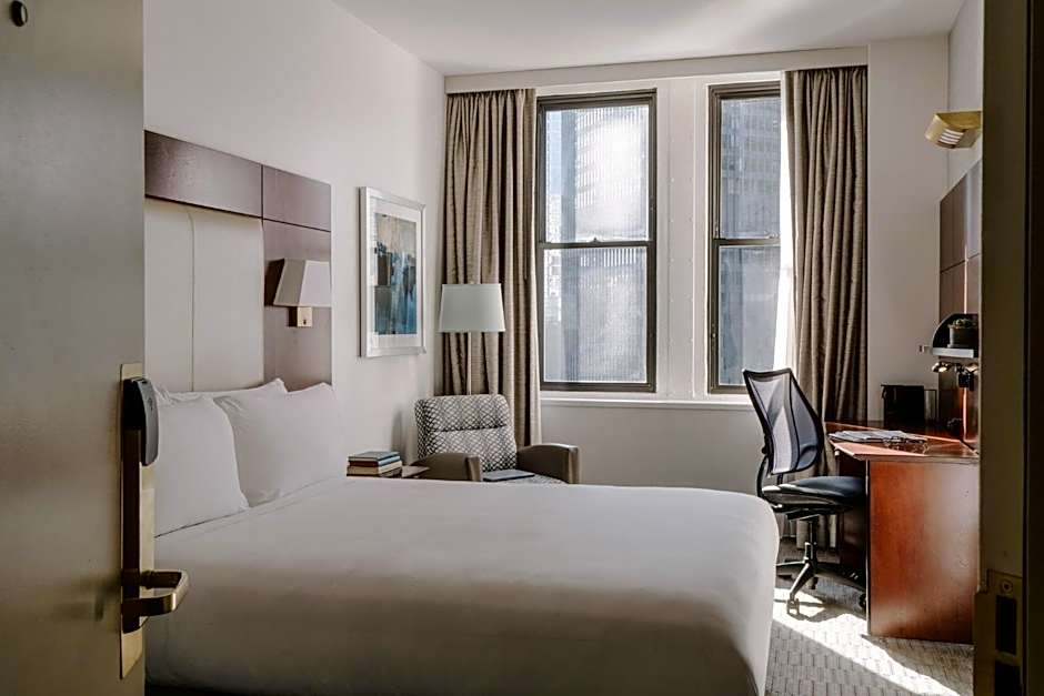 Club Quarters Hotel, Wacker at Michigan