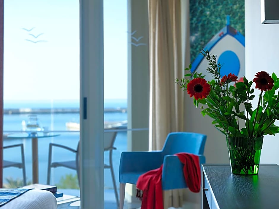 Kyma Suites Beach Hotel
