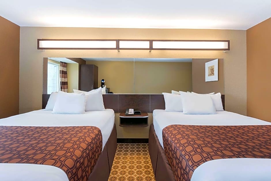 Microtel Inn & Suites By Wyndham Dickinson