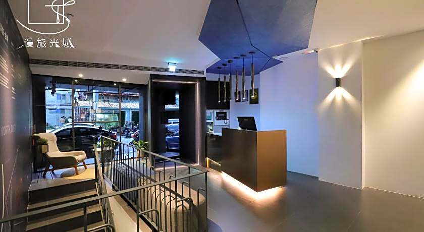 Slow Town Hotel - Glowing