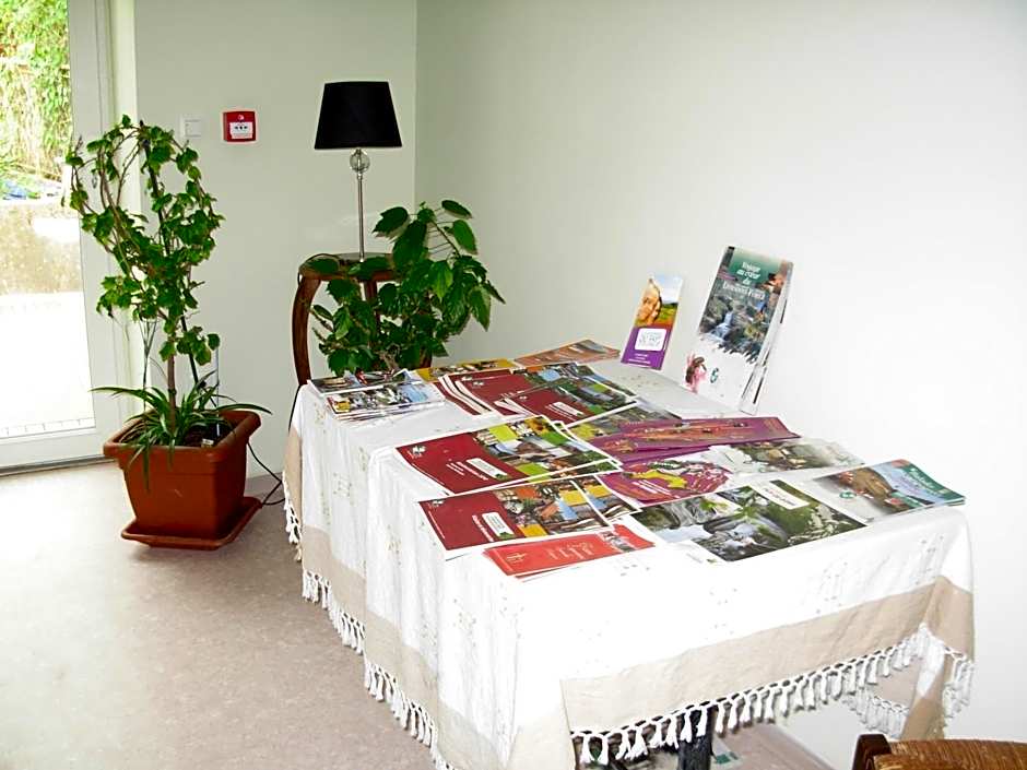 Logis Hotel Restaurant de la Dore