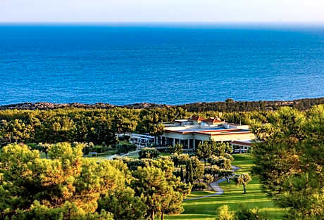 Korineum Golf & Beach Resort - Alojamientos en KYRENIA