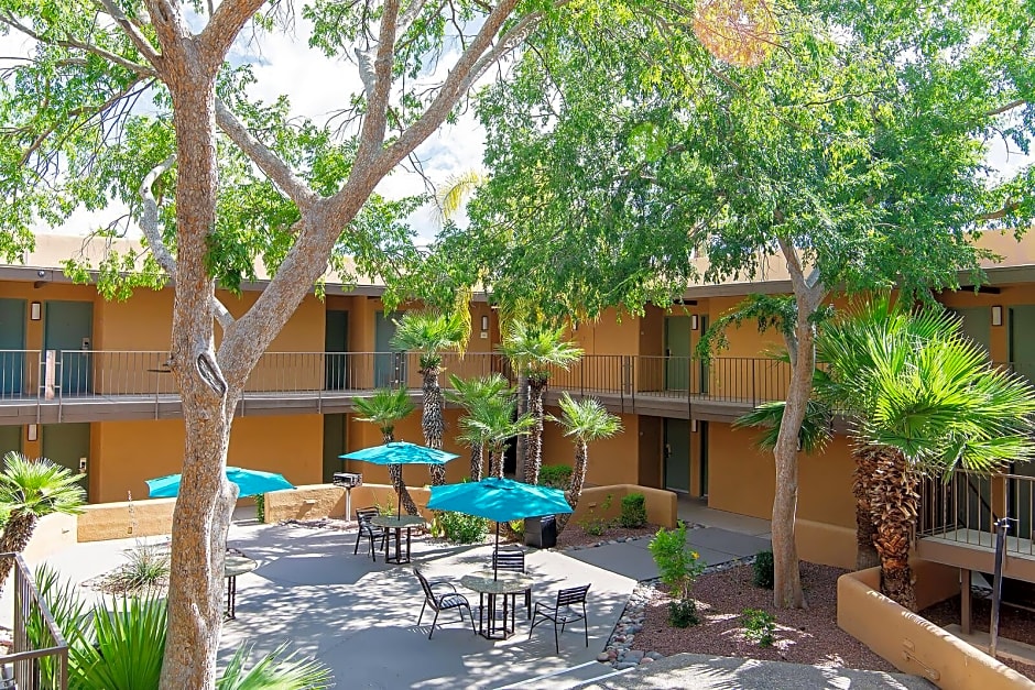 Ramada by Wyndham Tucson Airport