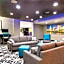 La Quinta Inn & Suites by Wyndham Cleveland Airport West