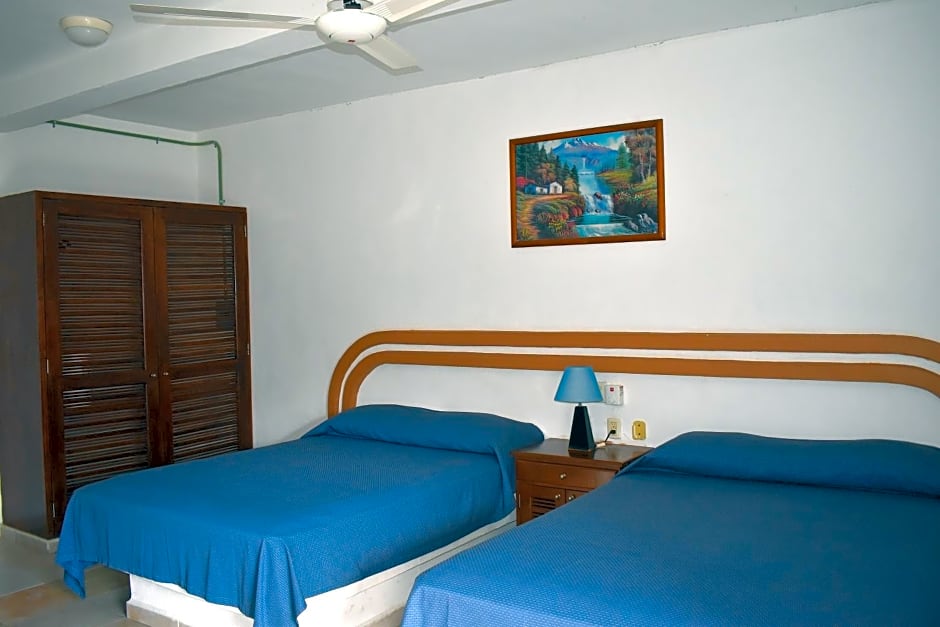 Hotel Plaza Almendros