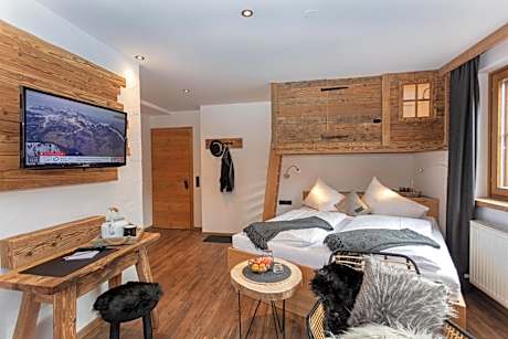 Triple Room with Balcony