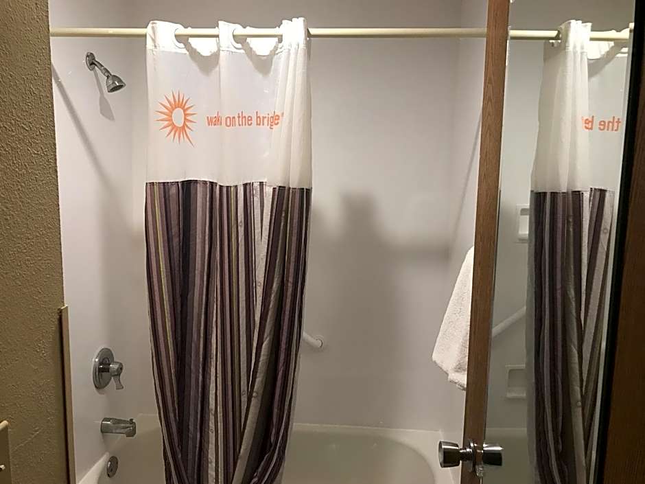 La Quinta Inn by Wyndham Indianapolis Airport Executive Dr