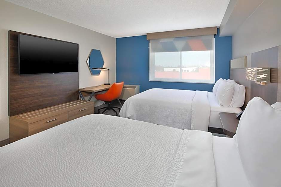 HOLIDAY INN EXPRESS & SUITES FREDERICTON By IHG