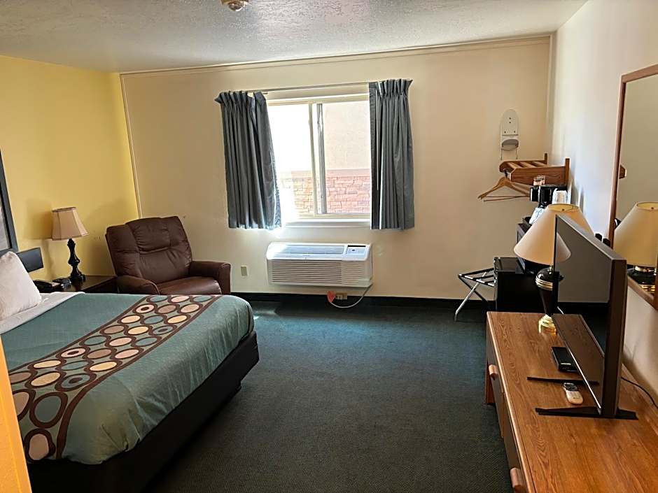 Super 8 by Wyndham Rexburg