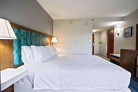 King Room with King Bed - Non-Smoking