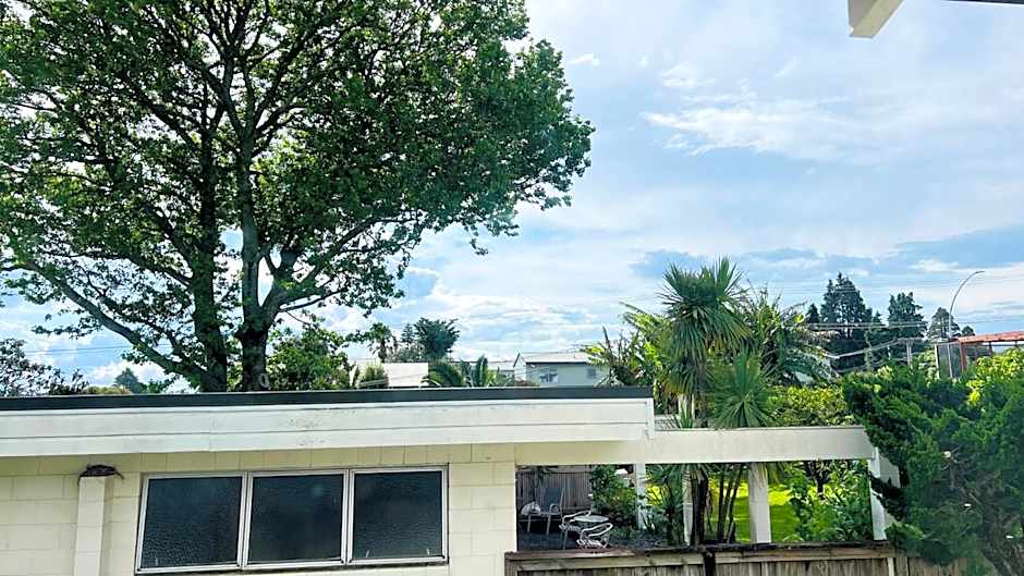 18th Avenue Thermal Motel