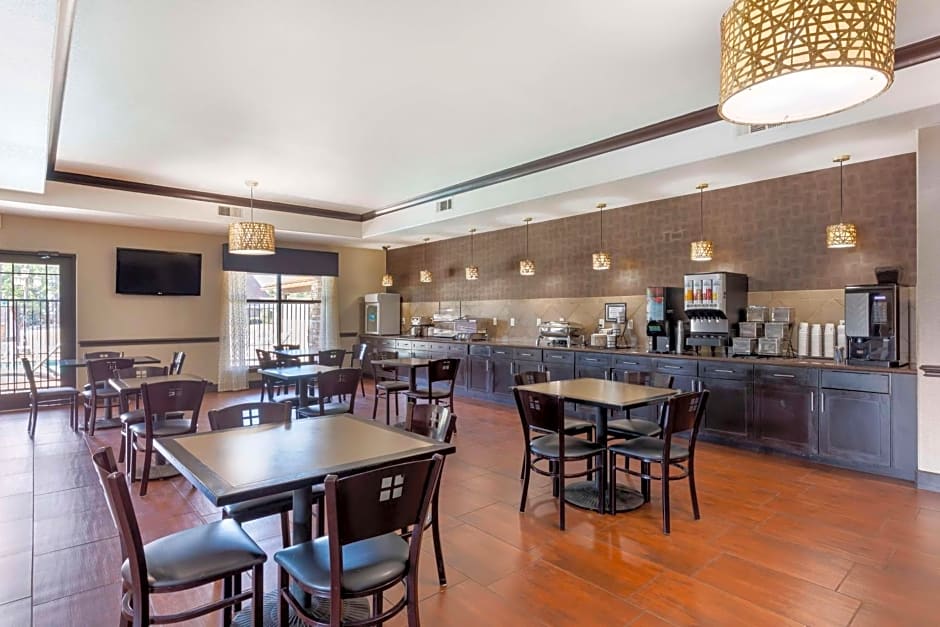 Best Western Plus Classic Inn And Suites