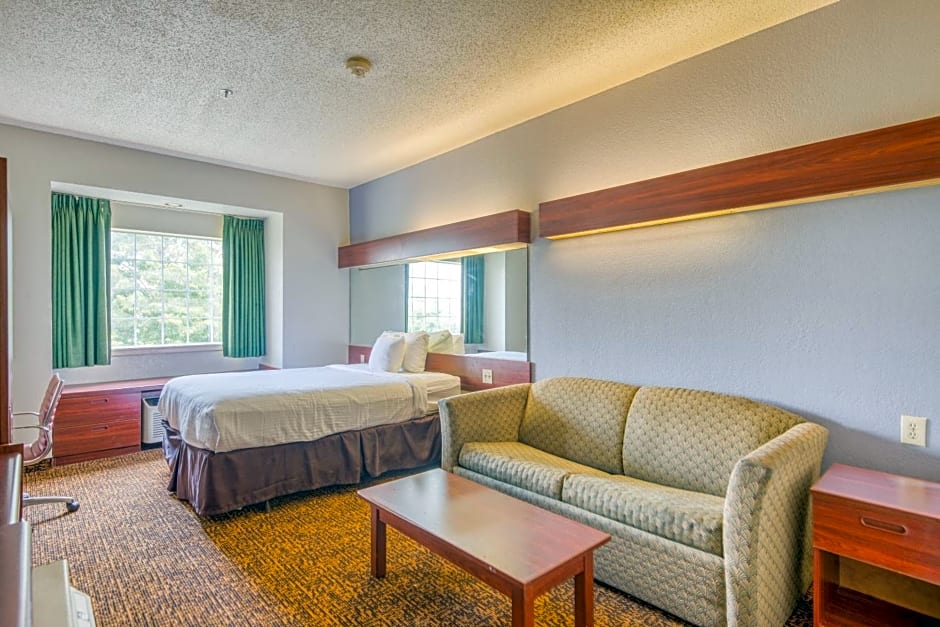 Trident Inn and Suites