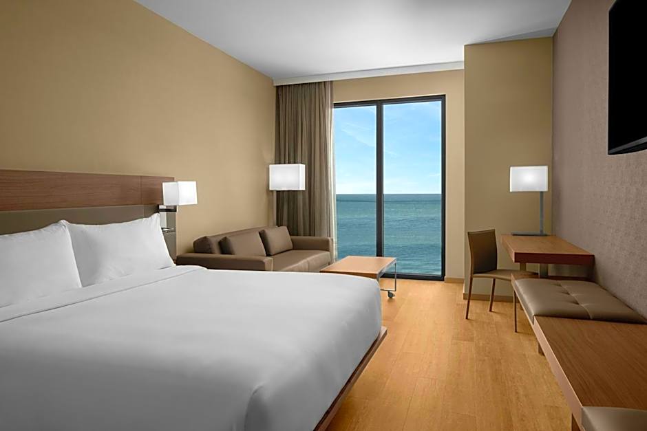 Photo 1 of 5 of 1 King Bed, Gulf View