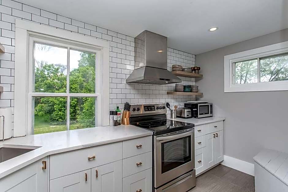 Boutique Serenity Quality Home @ downtown by the Shaw