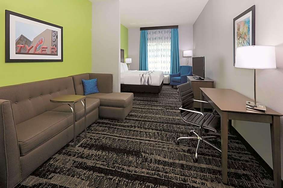 La Quinta Inn & Suites by Wyndham Tyler South