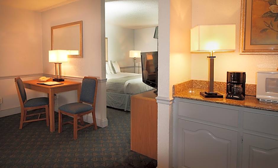 Photo 1 of 2 of 1 King Bed Suite